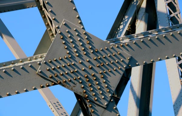 remaches fijación sólida